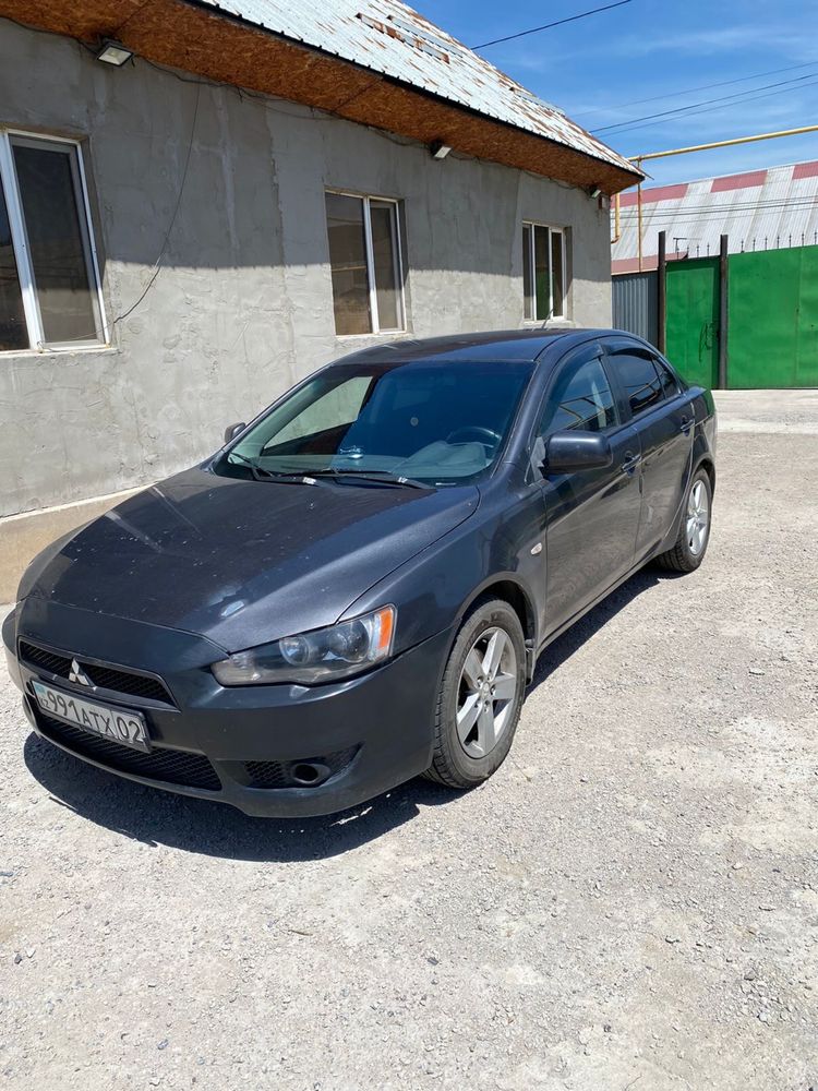 Mitsubishi lancer