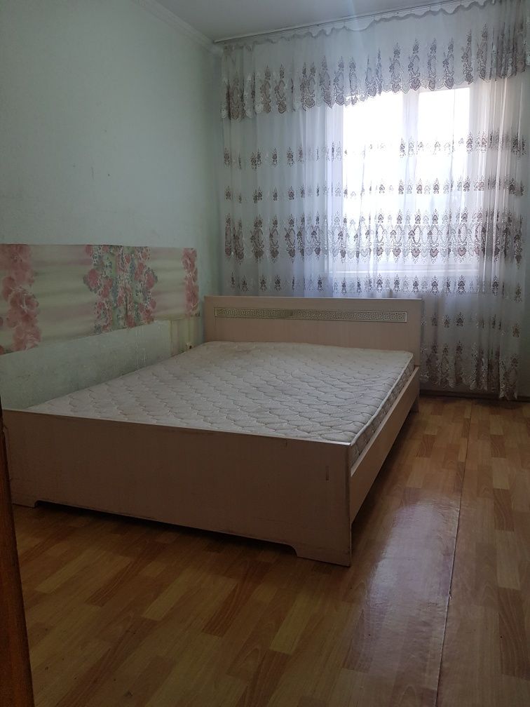 Срочно сдам 2 х комнатную квартиру в спальном районе