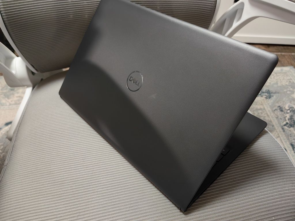 Ультрабук Dell Vostro i5-12gen=16Gb=1TB=15.60