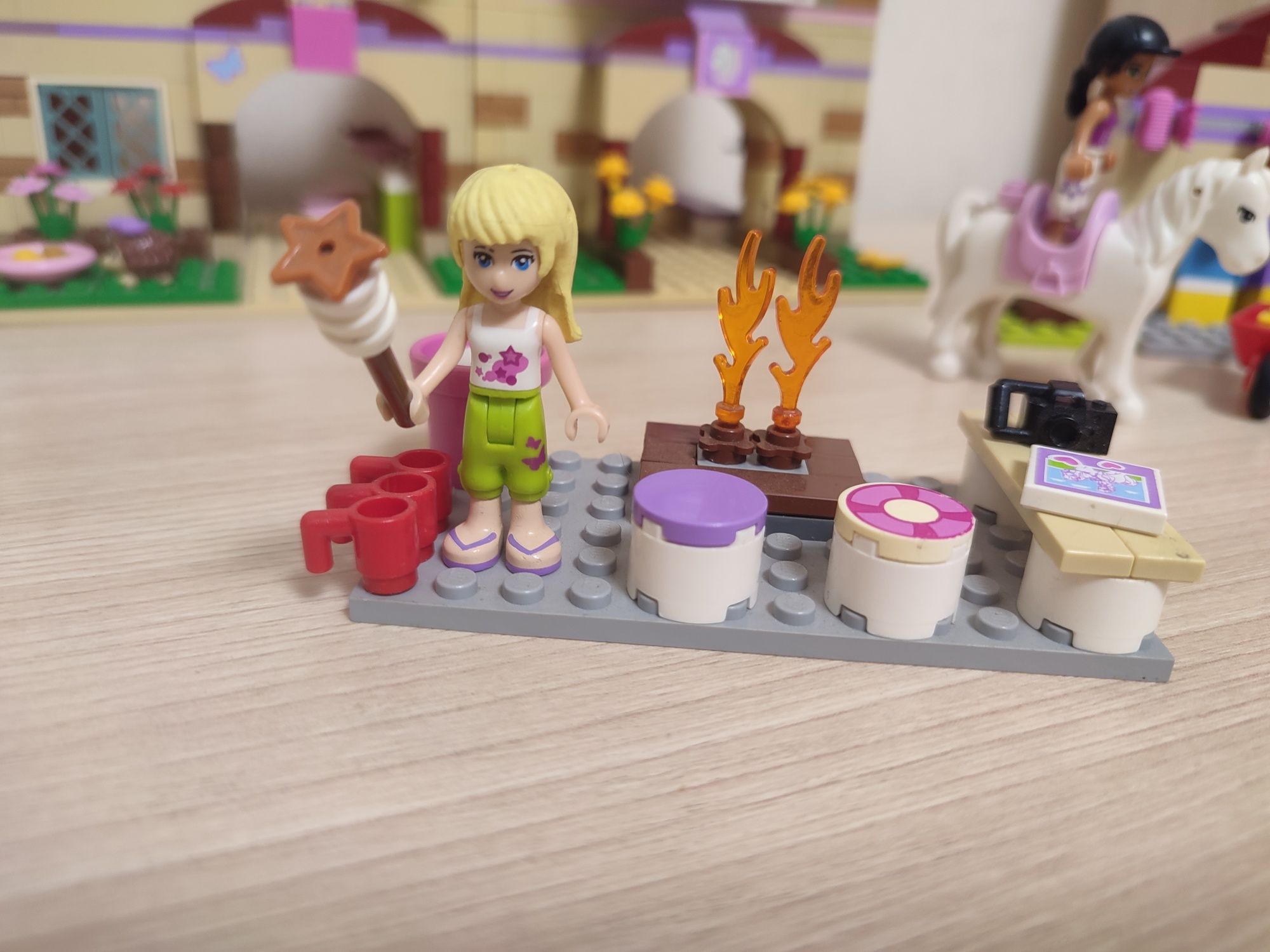 Продам набор Лего френдс  3185 школа верховой езды Lego friends 3185