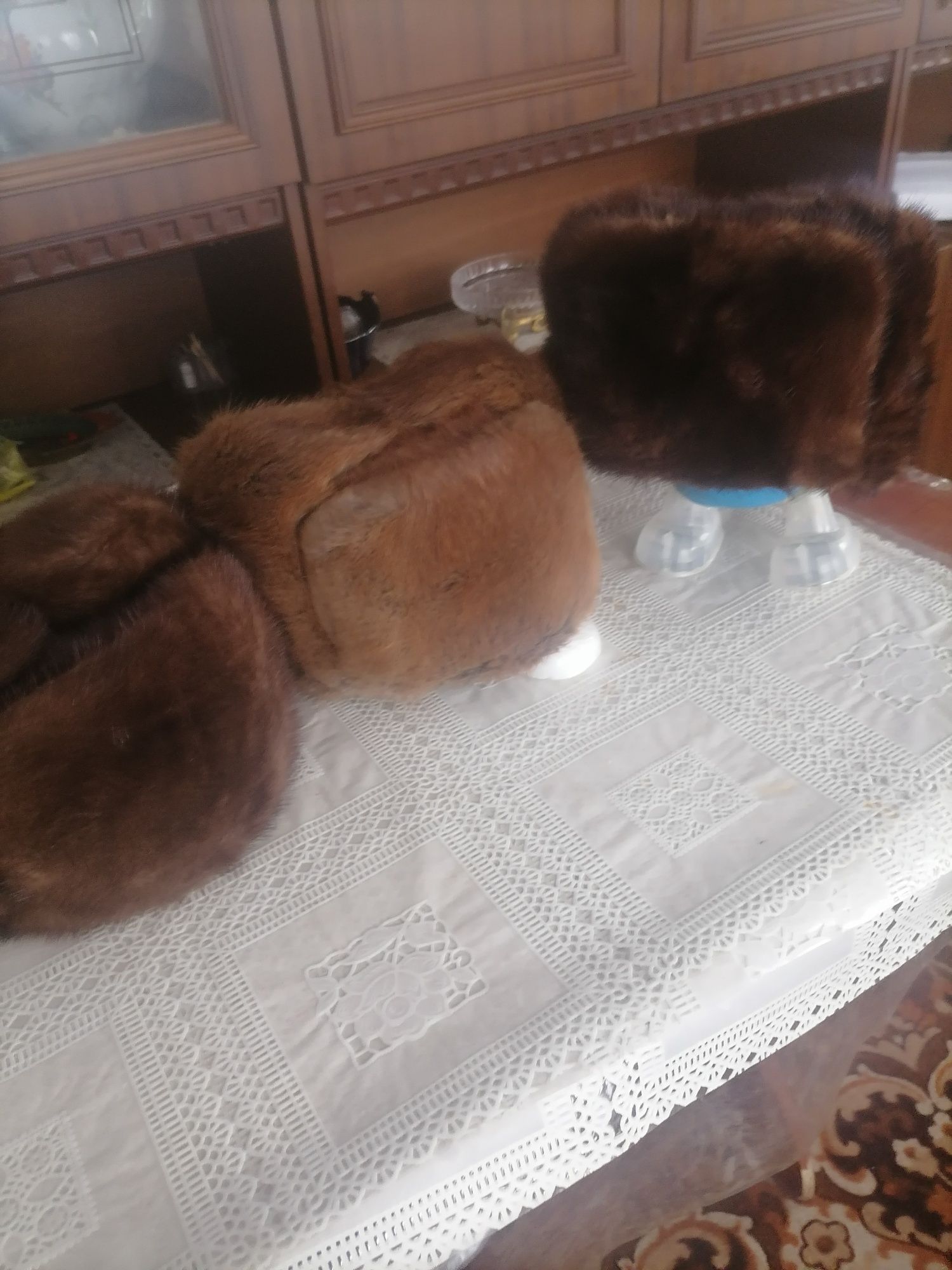 Продам норковые шапки фасона  мужского (одна женская и мужская)