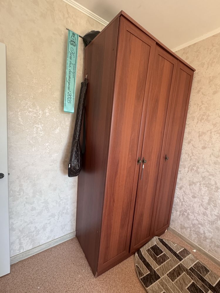 Продам шкаф 3 х дверный