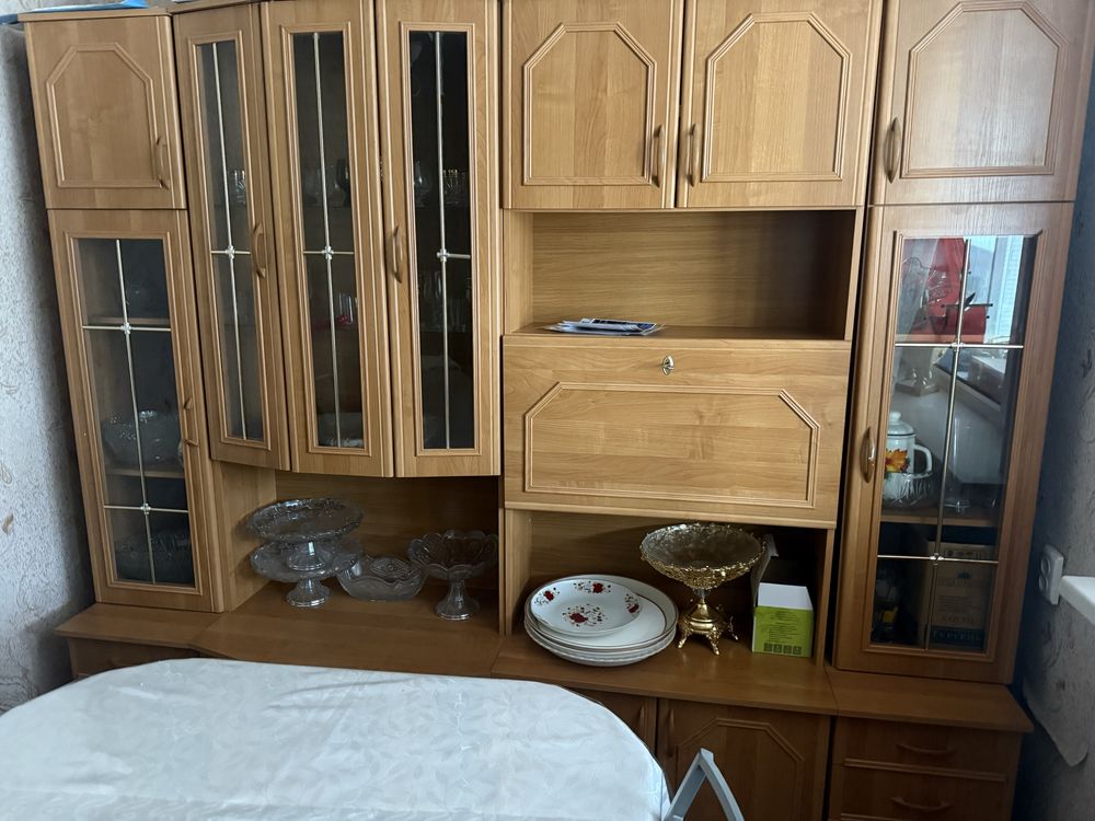 Срочно продам гарнитур