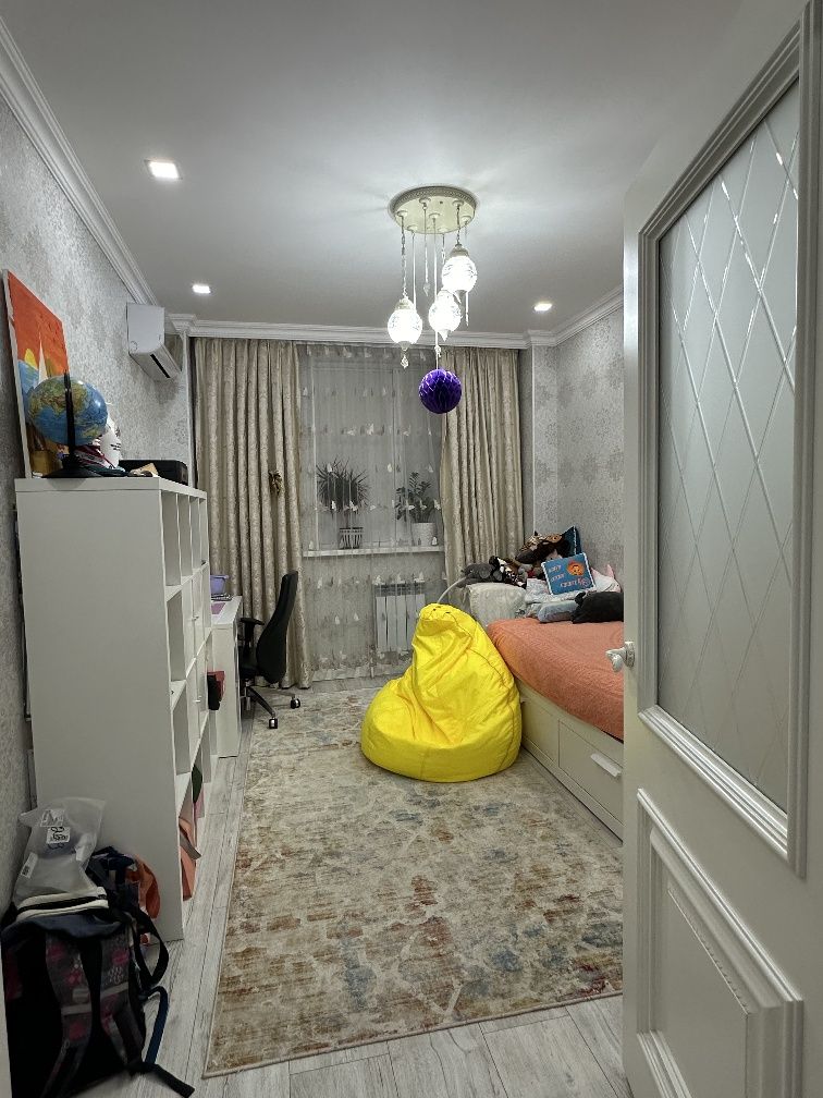 4-комнатная квартира · 126.5 м² · 2/8 этаж, Валиханова, ЖК Томирис