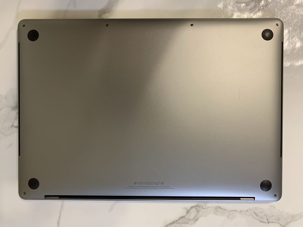 Большой MacBook Pro 15 2016. i7. 16gb. 250gb. Есть рассрочка.