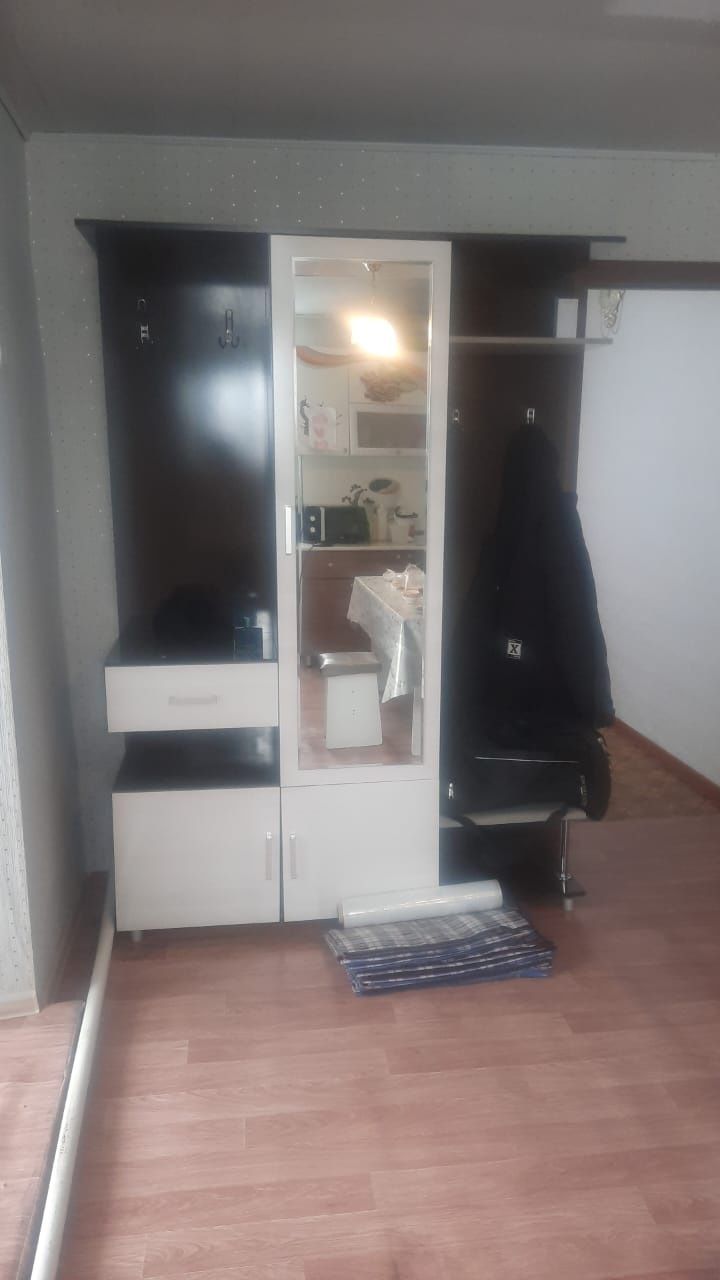 Шкаф для прихожей.