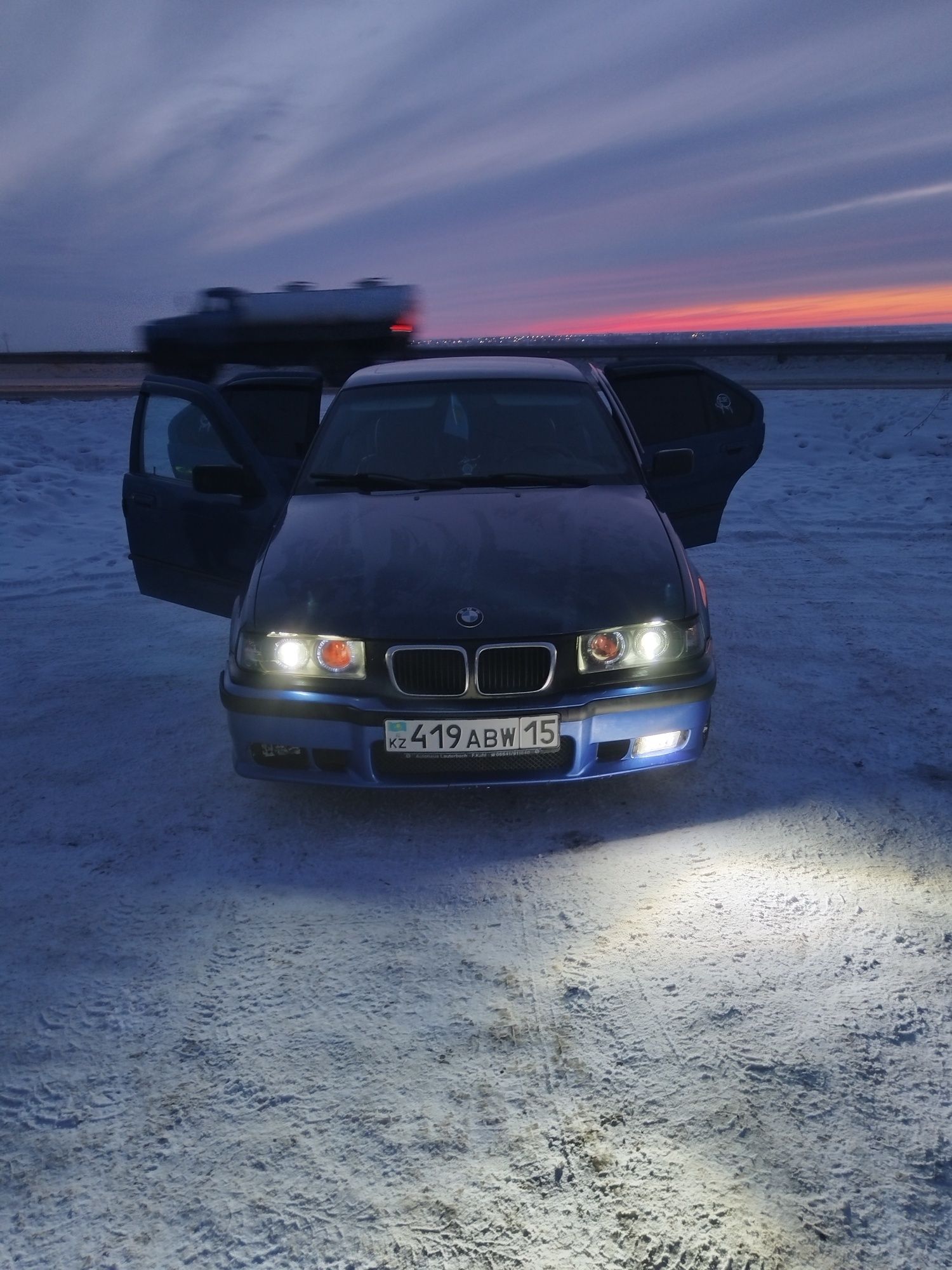 Продам    бмв  3