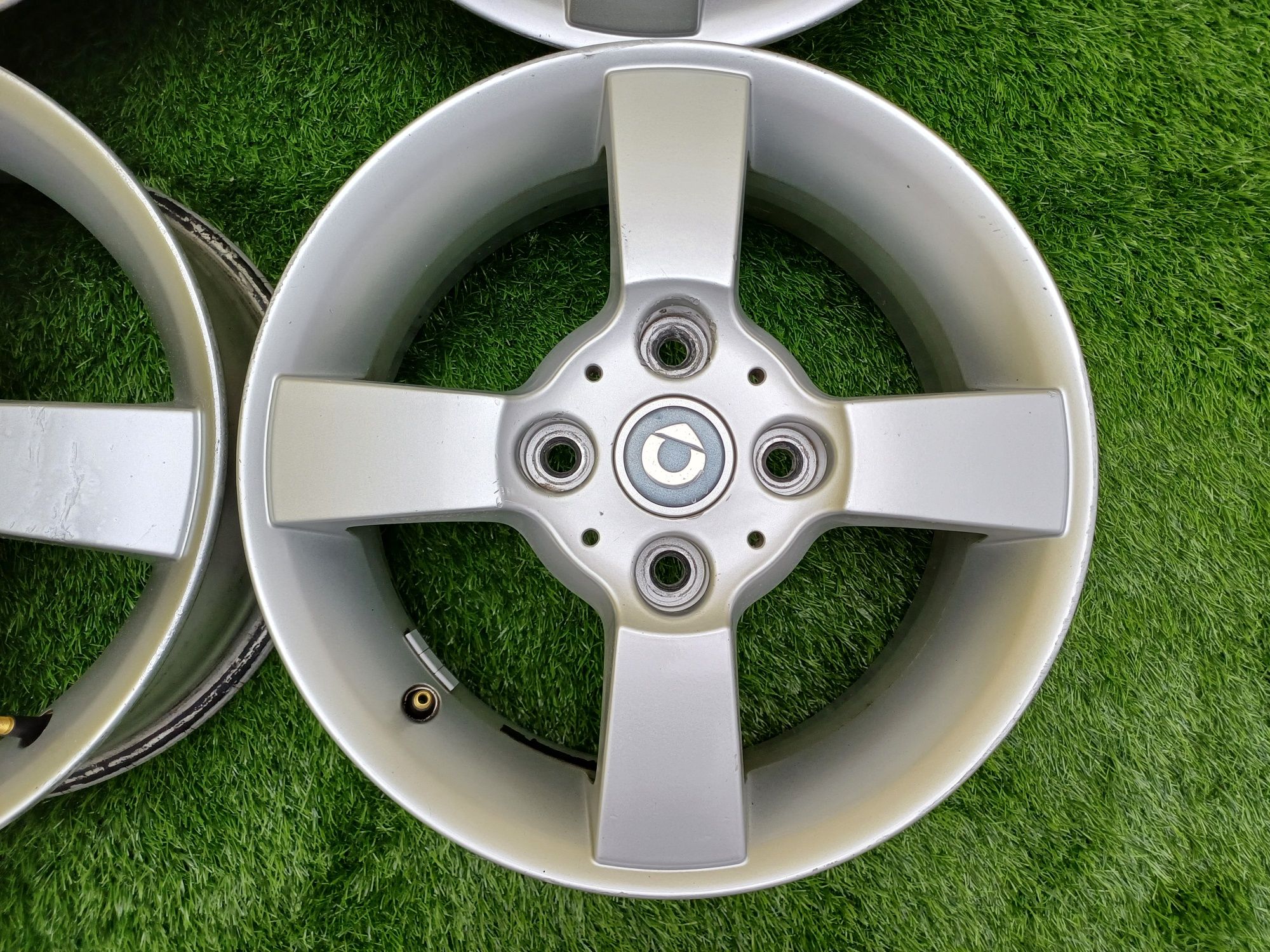 Диски R15 4x114,3 на Mitsubishi и другие.
