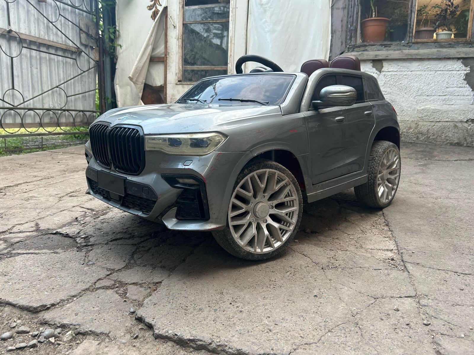 Продам детскую машинку