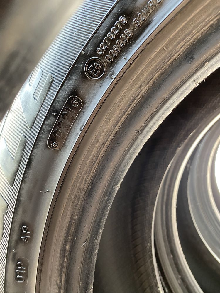 Продам комплект б/у шин Triangle 235/55 R18
