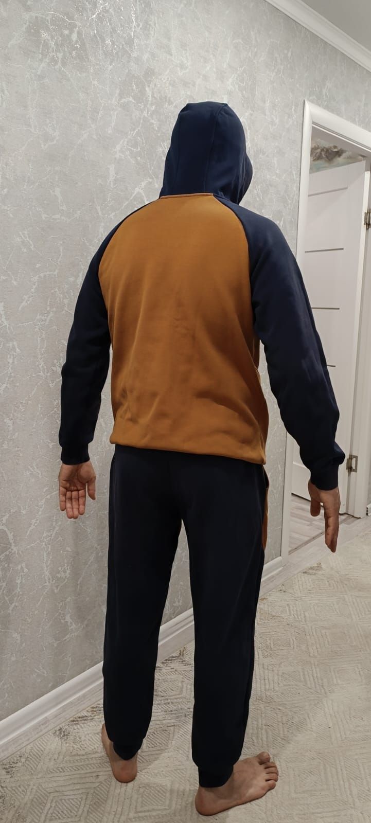 Продам спортивный костюм на флисе