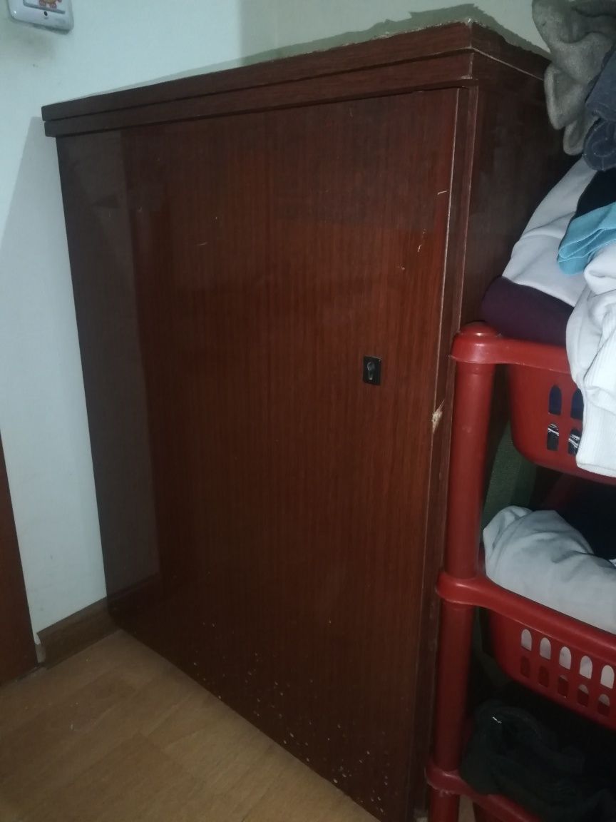 Продам швейную машинку