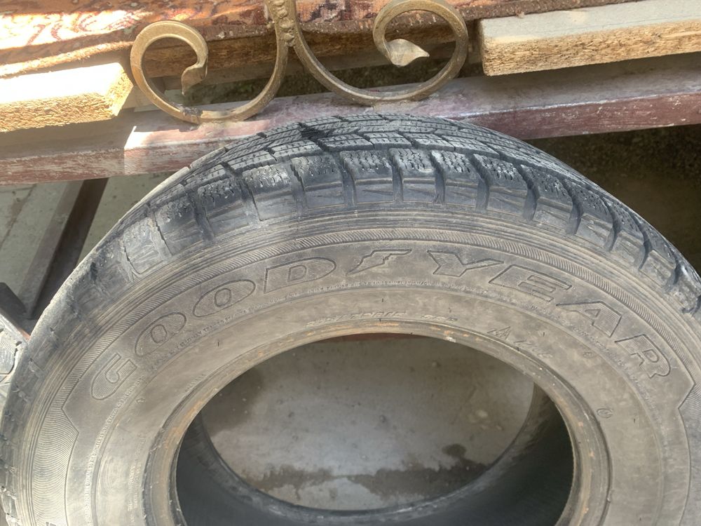 Продаю шины на R-15 3 штуки и на R-16  4-штуки комплект цена договорна