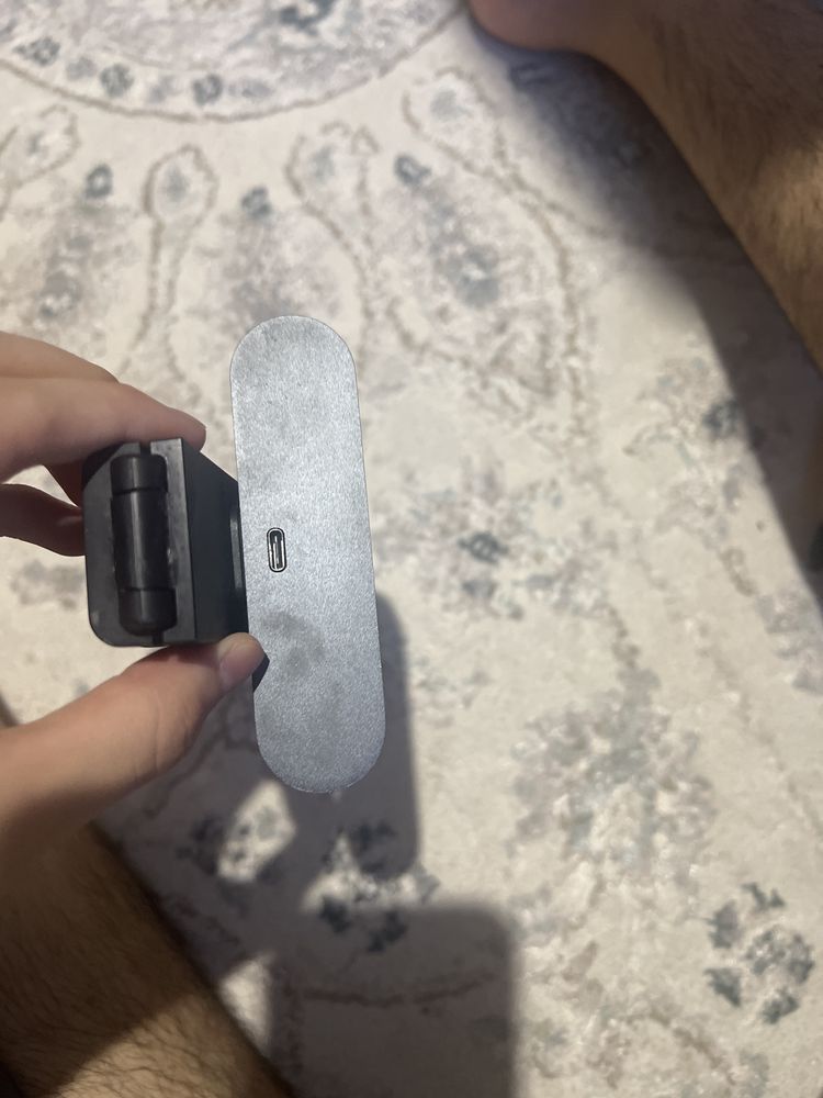 Продам ве камеру logitech brio