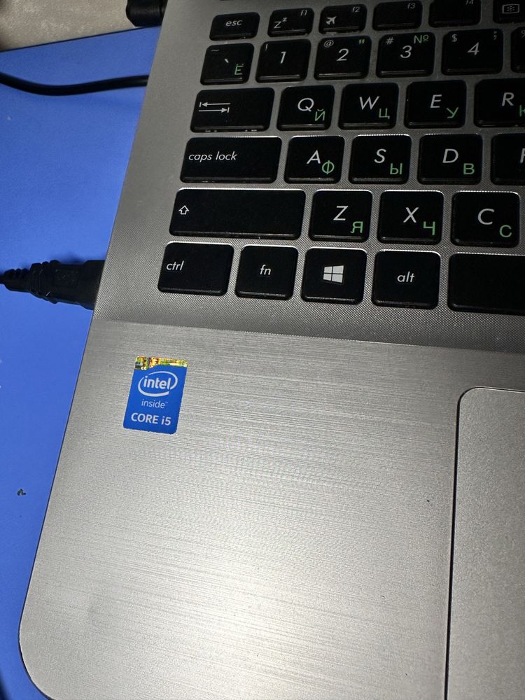 Ноутбук asusx555L