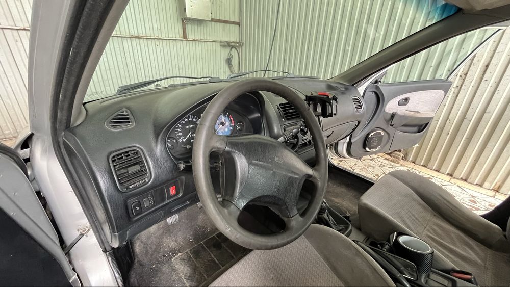 Mitsubishi carisma 1997 жылғы срочно саудасы бар
