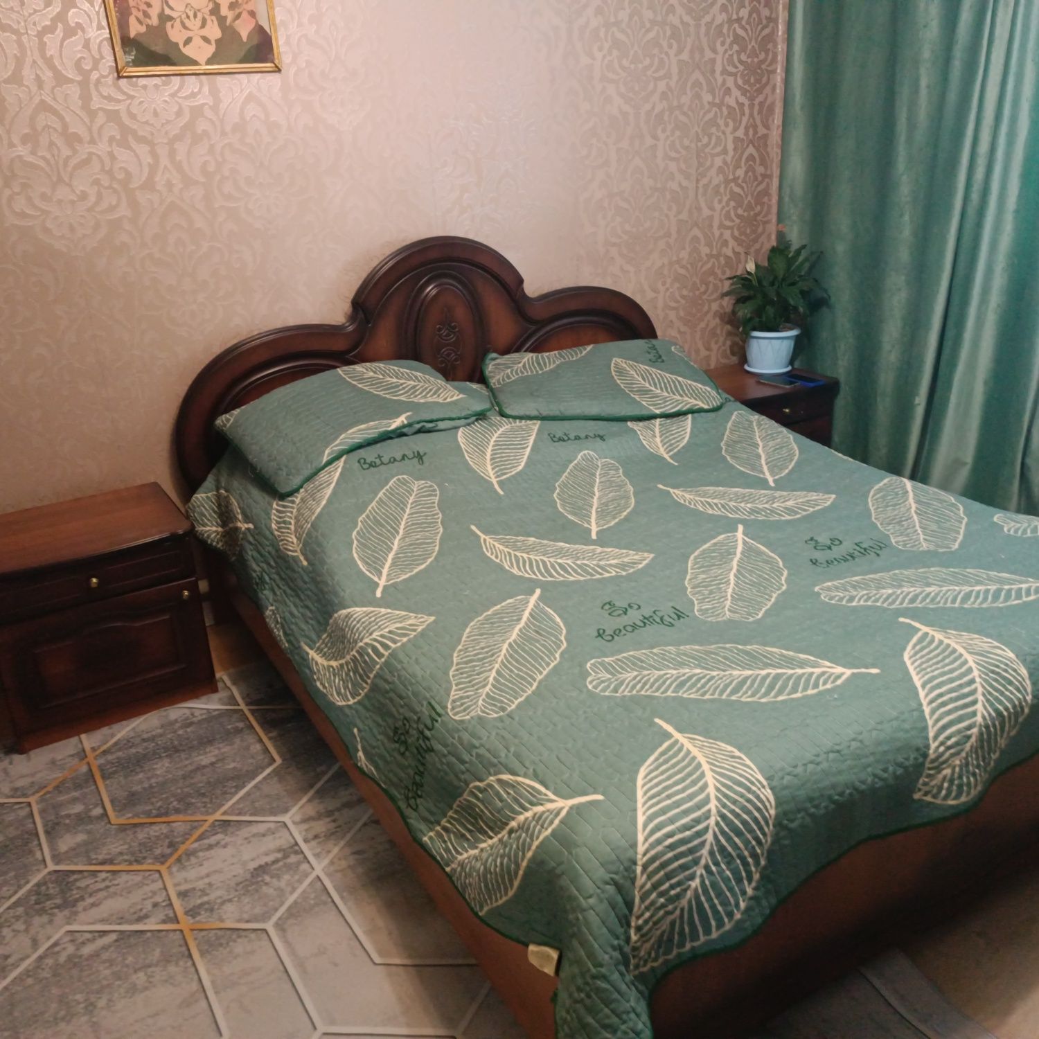 Срочно продам спальный гарнитур