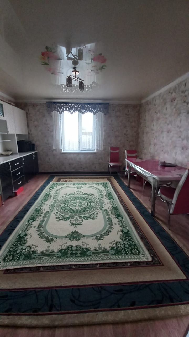 Дача кайнарбұлақта тез арада 5 бөлмелі жер үй сатылады.