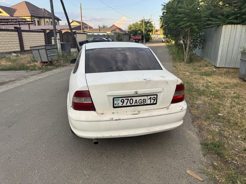 Продам машину opel vectra