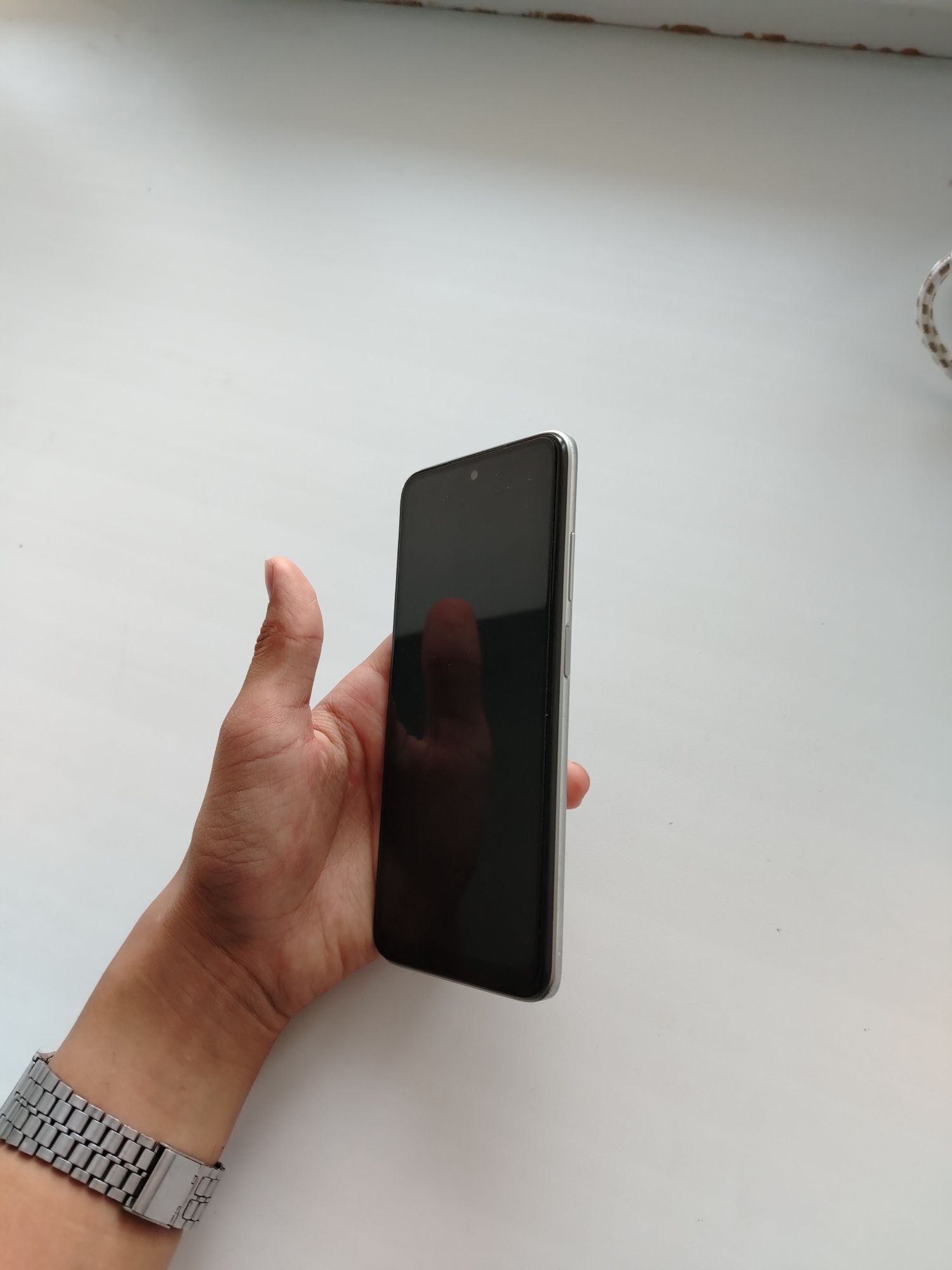 Xiaomi Redmi 10 4/128 ГБ -экран 90 Гц, отличное состояние