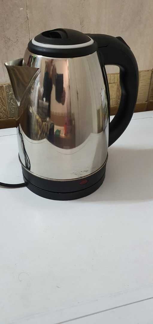 Новый электрический чайник 1500 Ватт (1,5 кВт)