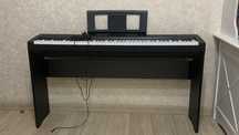YAMAHA Цифровое пионино в комплекте педалька,зарядка и стойка