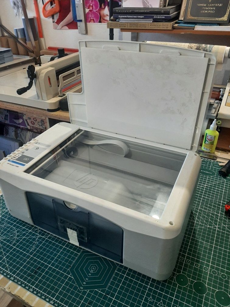 Принтер HP F380, 3 в одном
