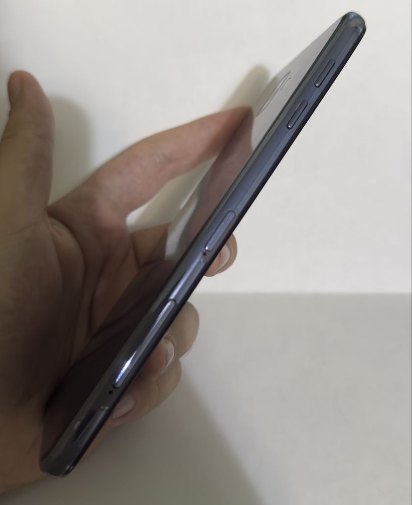 Продам Samsung J6+ на 32 gb