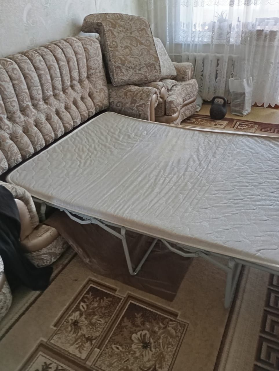 Продам диван и два кресла