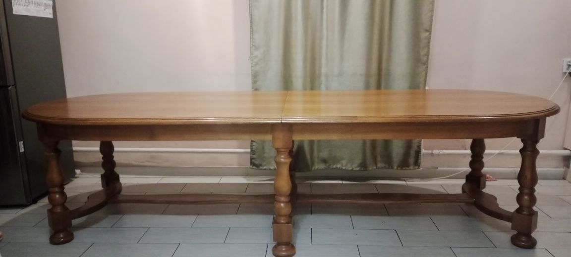Продам стол в отличном состоянии
