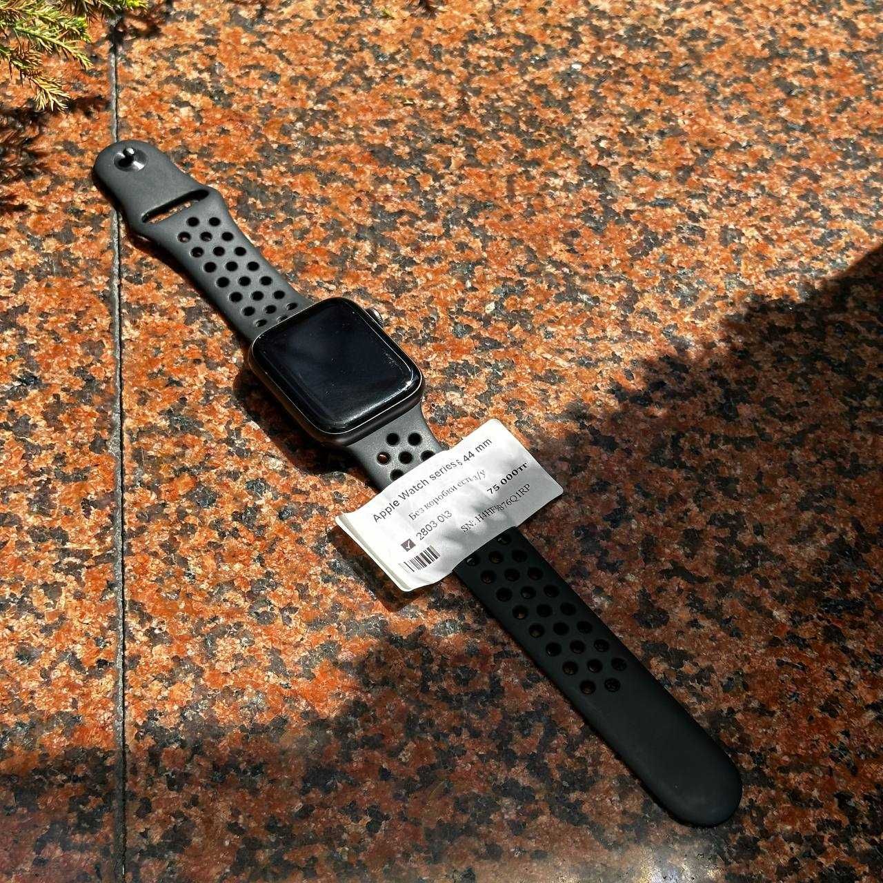 Apple Watch 6 44 мм / LOMBARD