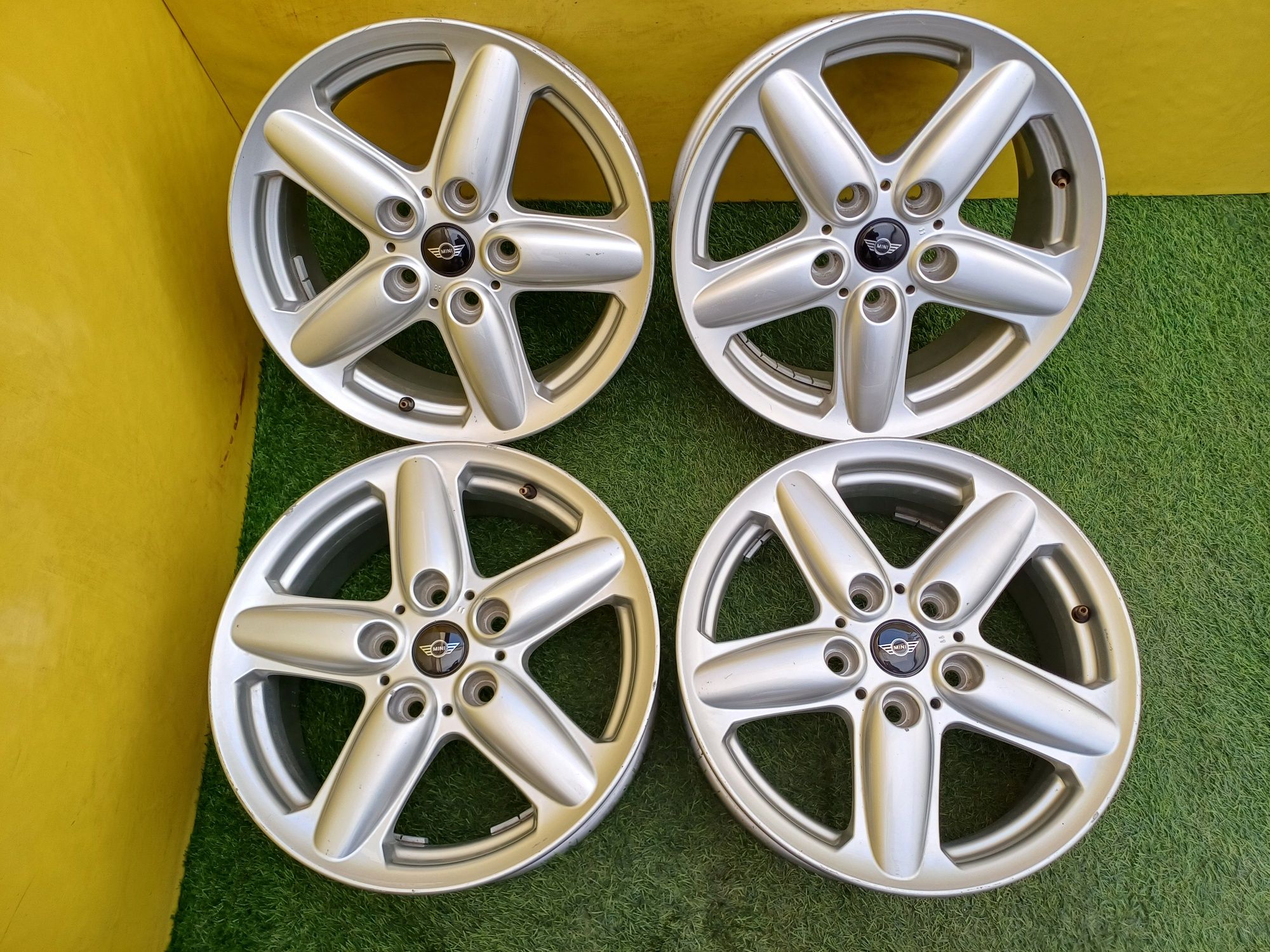Диски R16 5×120 на MINI Cooper.
