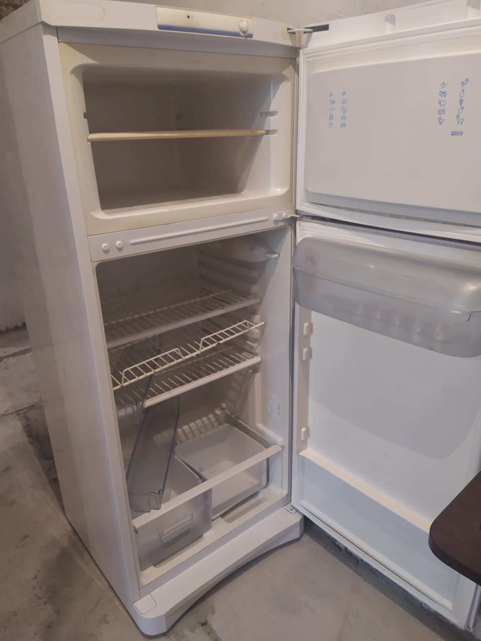 Продам холодильник