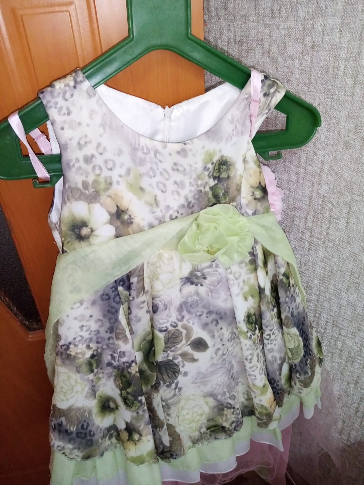 Продам платье на девочку