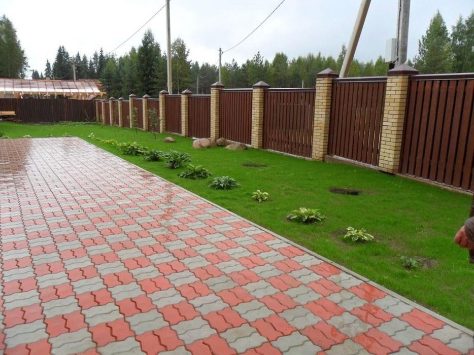 Укладка рулонного газона засеивание дёрн автополив укладка брусчатки.