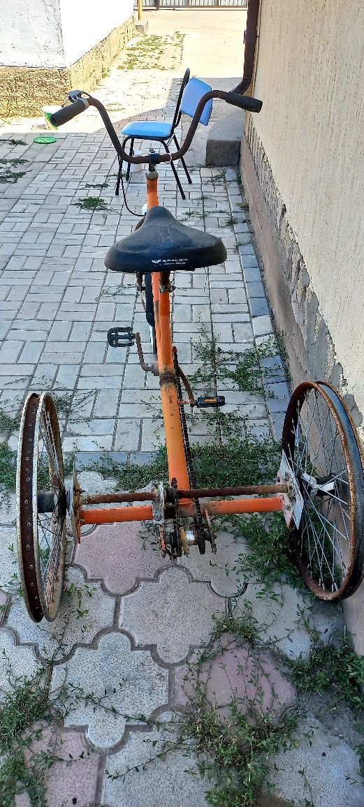Трёхколёсный велосипед