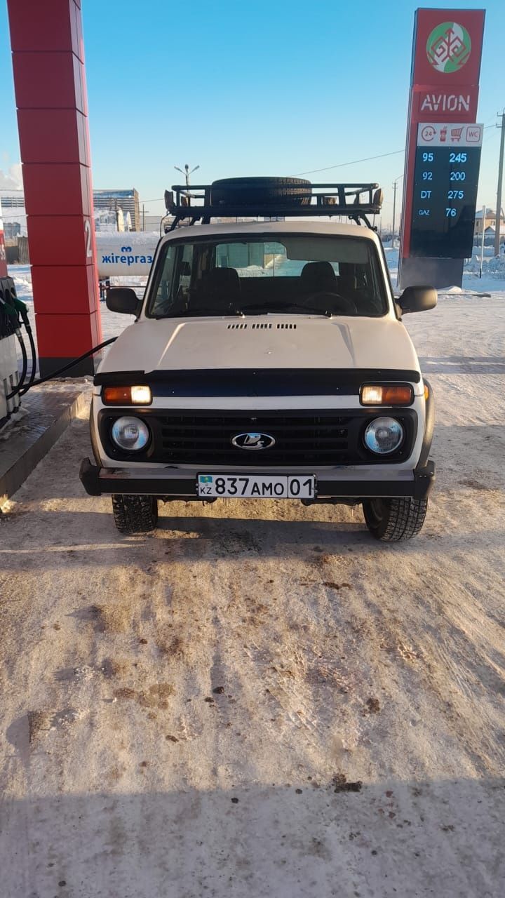 Продам машину лада 2121 урбан