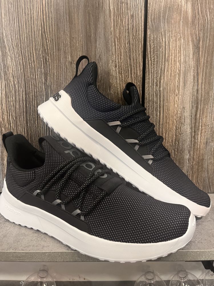 Продам новве кроссовки мужские Adidas (оригинал)