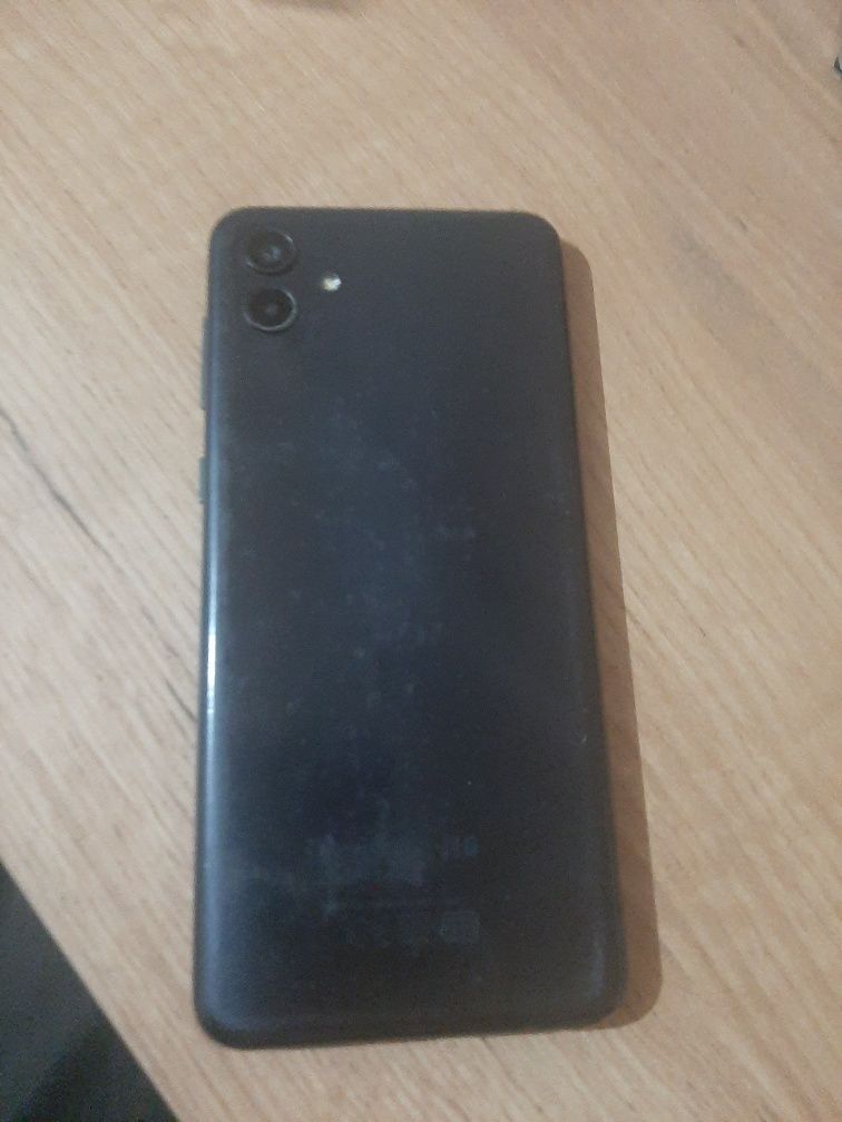 Телефон Samsung  A04