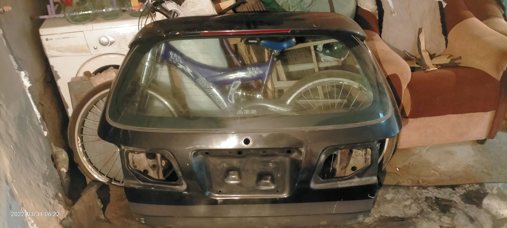 Продам крышку багажника Toyota Caldina