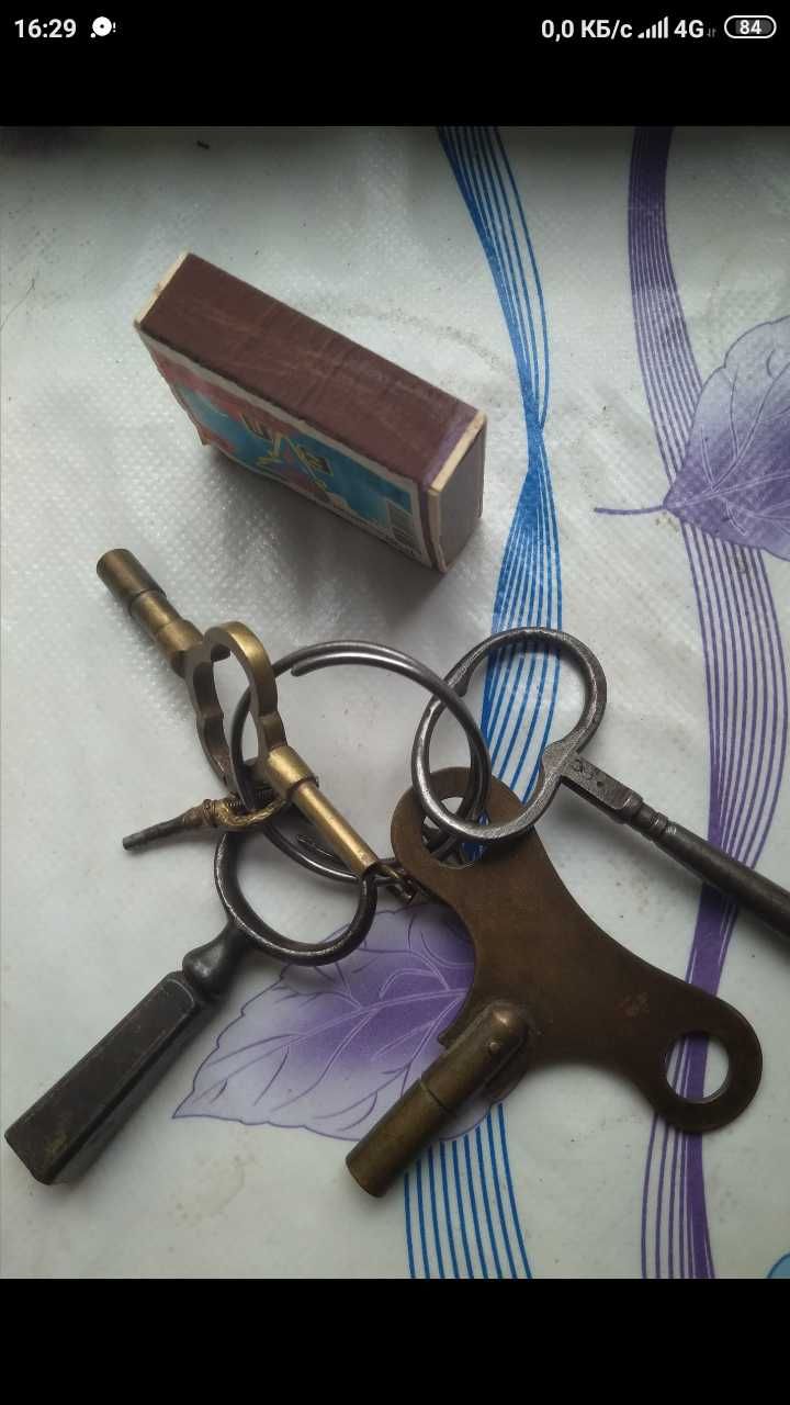 Ключи для часов.