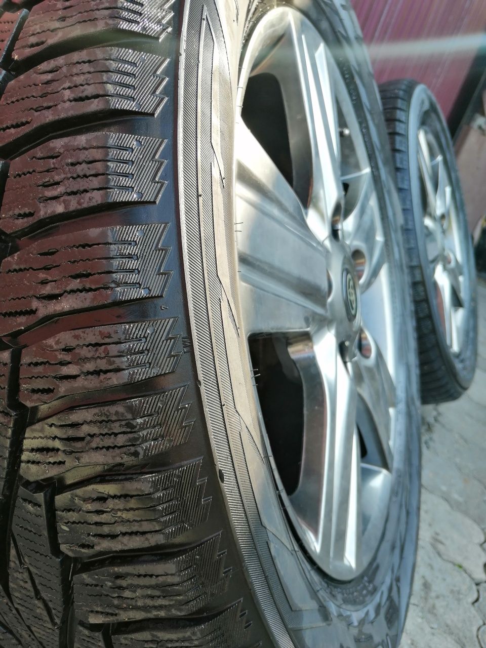 Продам резину с дисками Nokian Hakkapeliitta P2 SUV