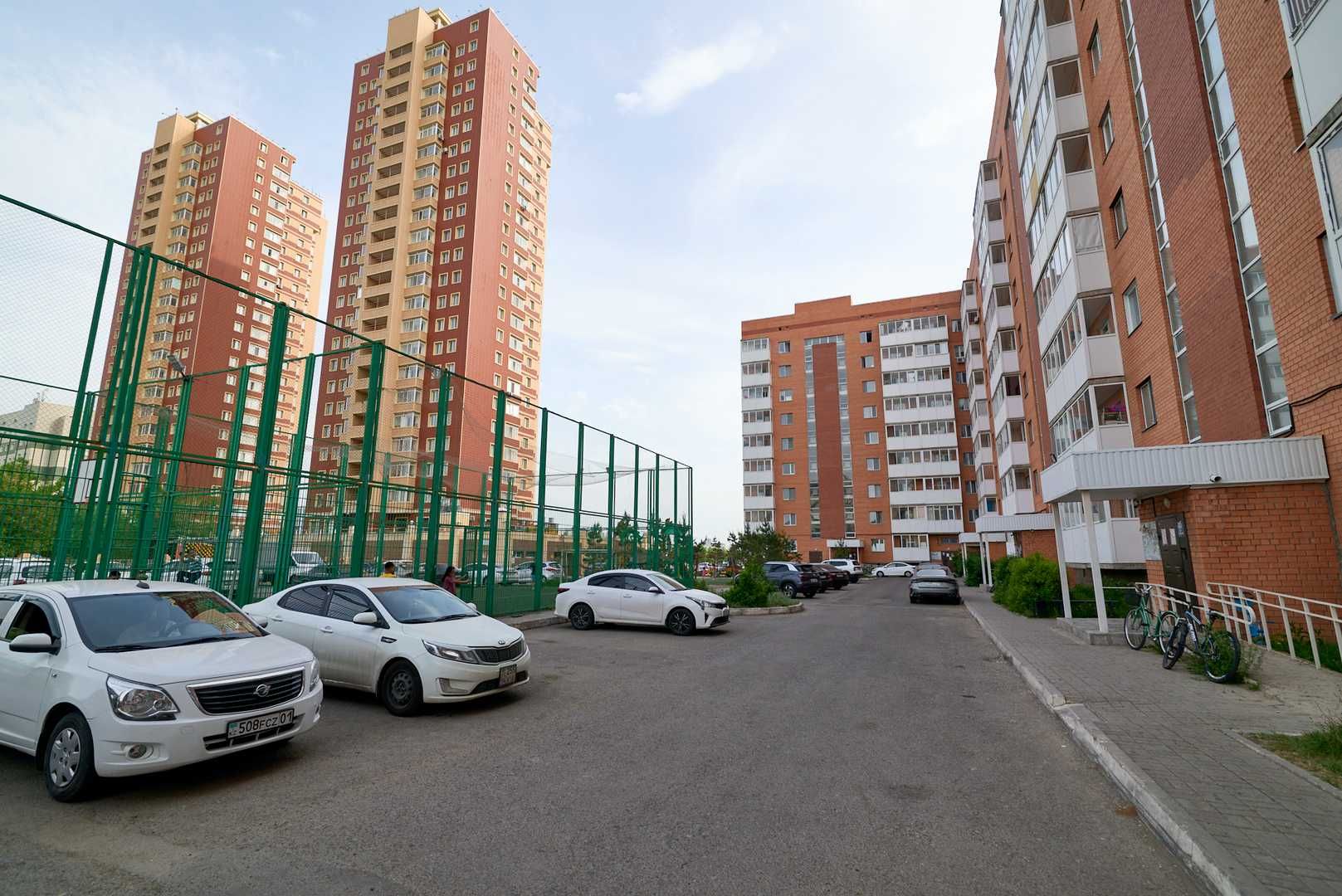 В продаже 2 ком студия в центре левого берега