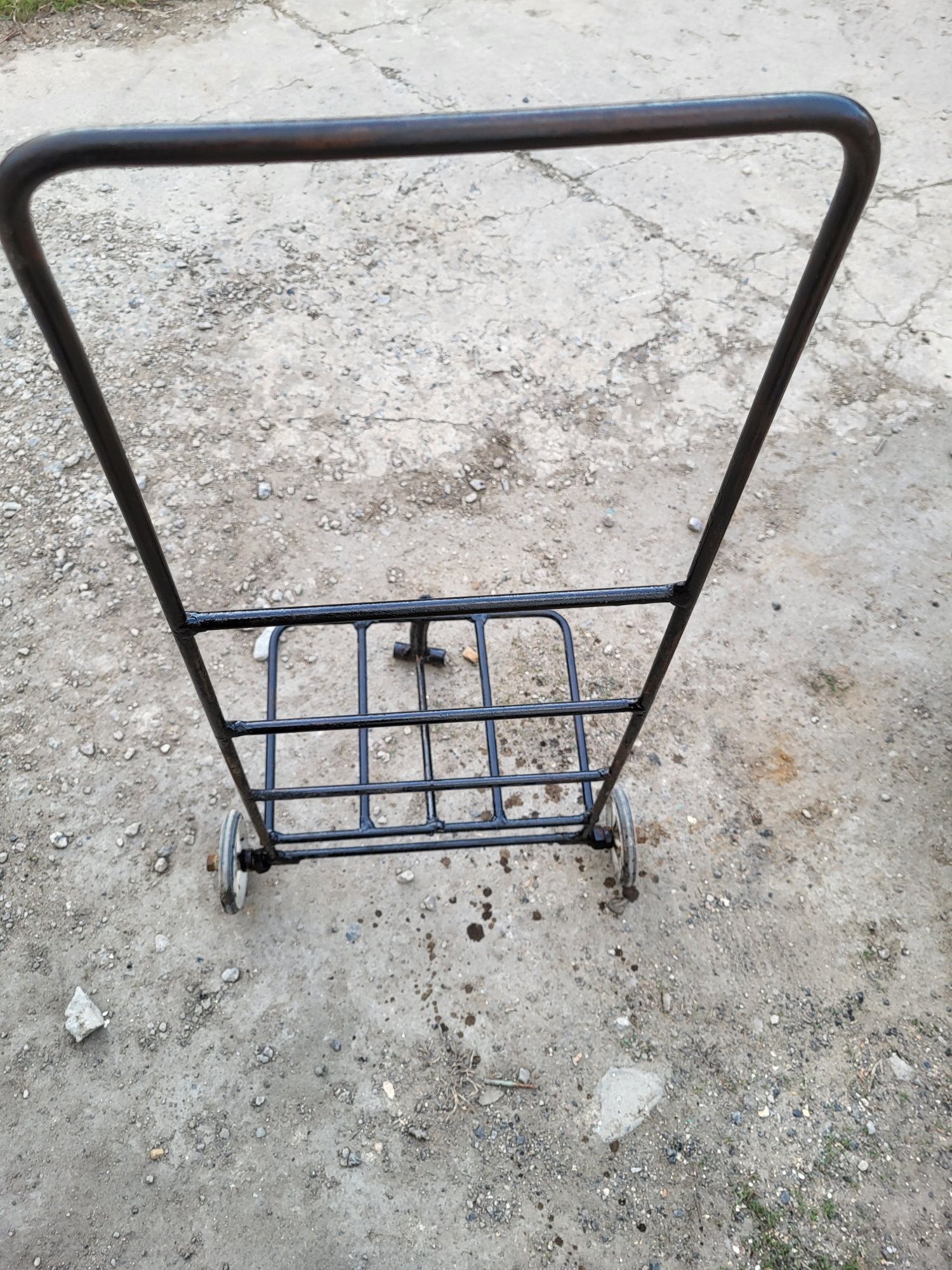 Продам тележку в хорошем состоянии.