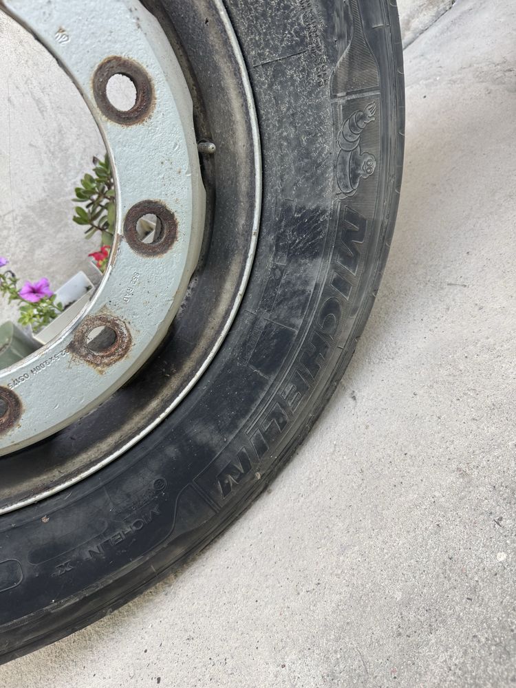 Диски с резиной на фуру