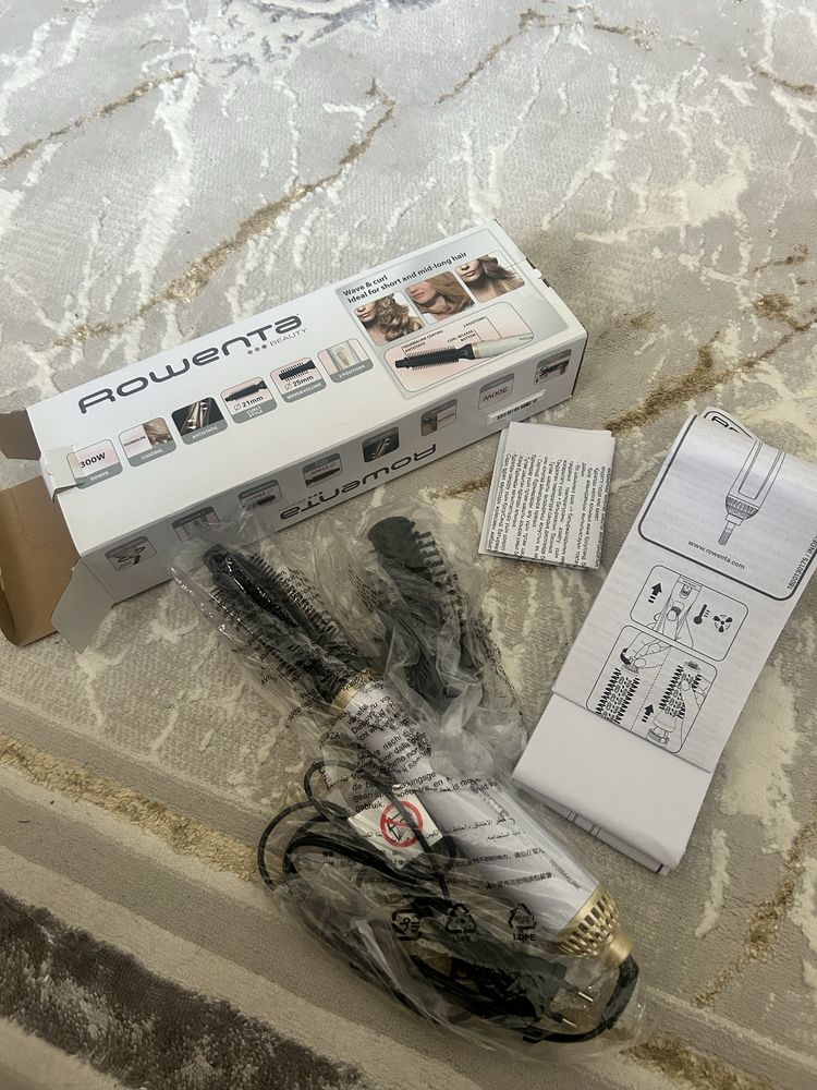 Фен щетка Rowneta CF3910F0 новая