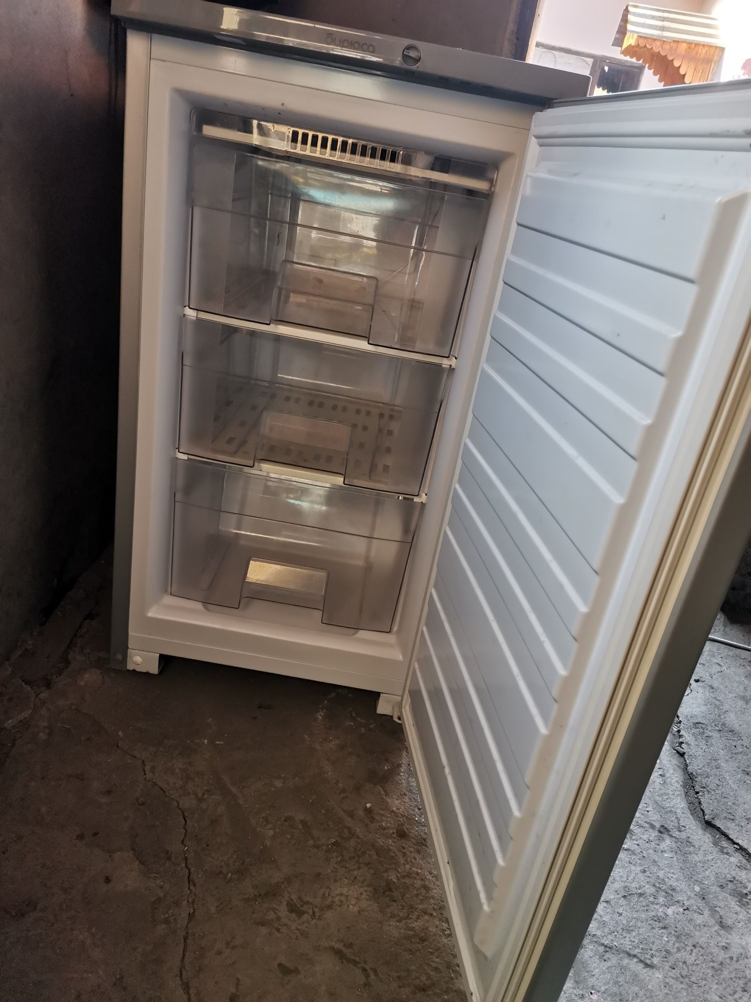 Продам морозилку БИРЮСА.