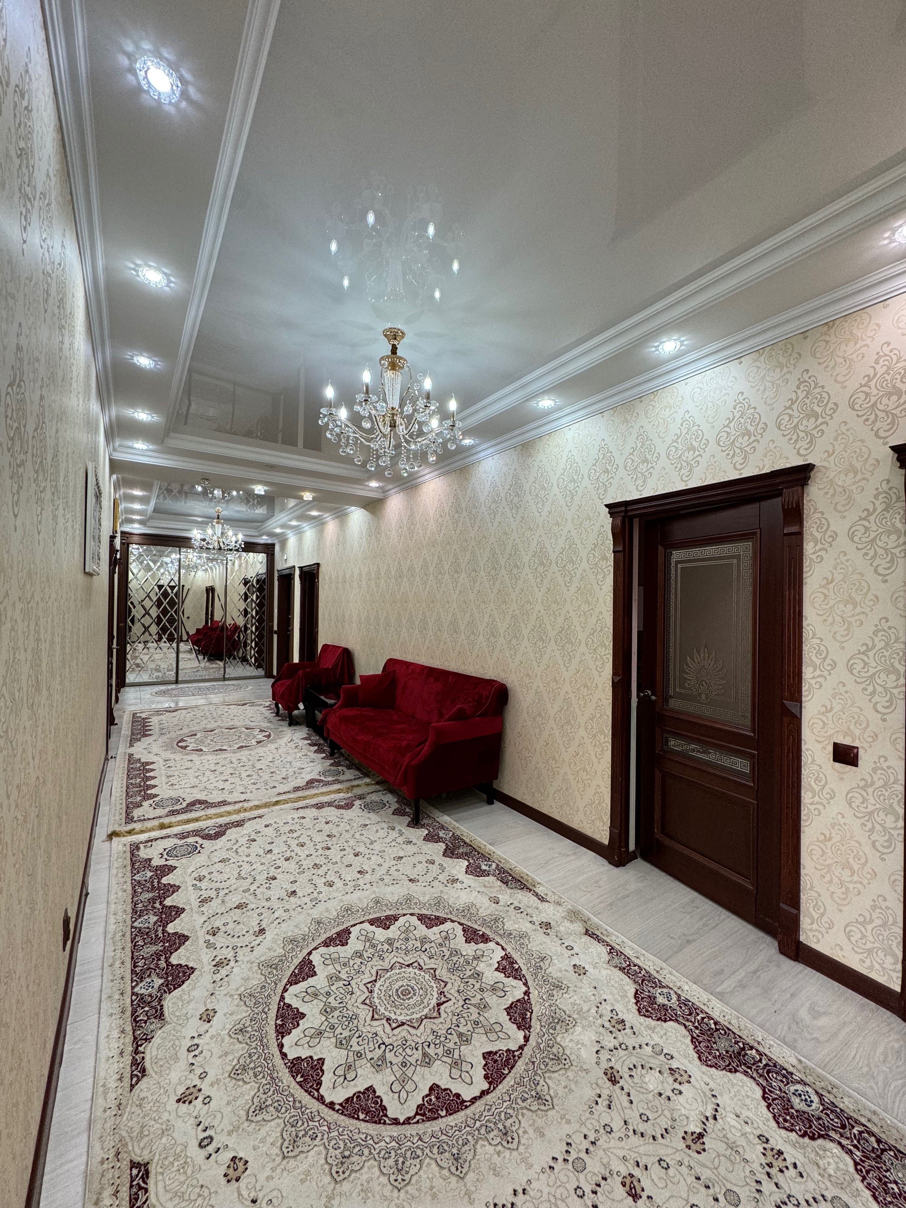 Продам 5-ти комн. квартиру по пр.Санкибай батыра 253/6