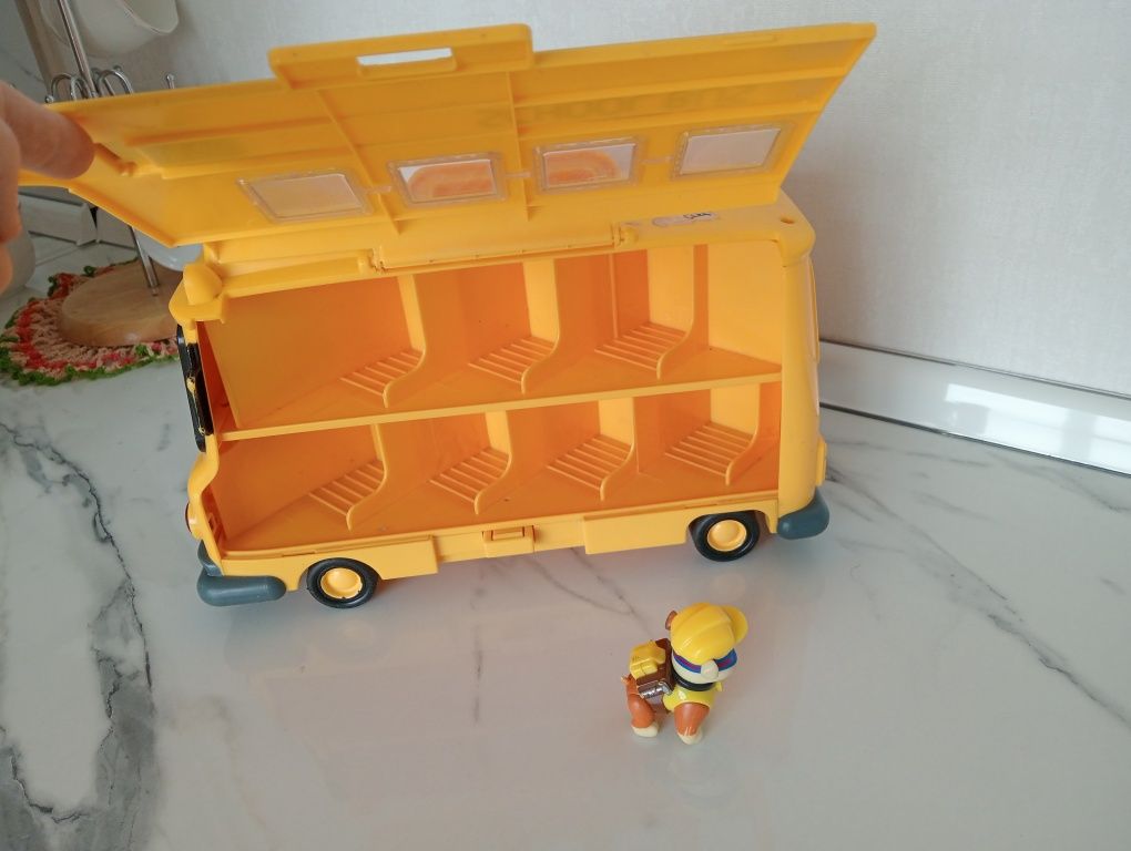 Продам игрушку автобус school bus