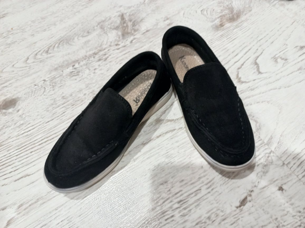 Продам детские лоферы